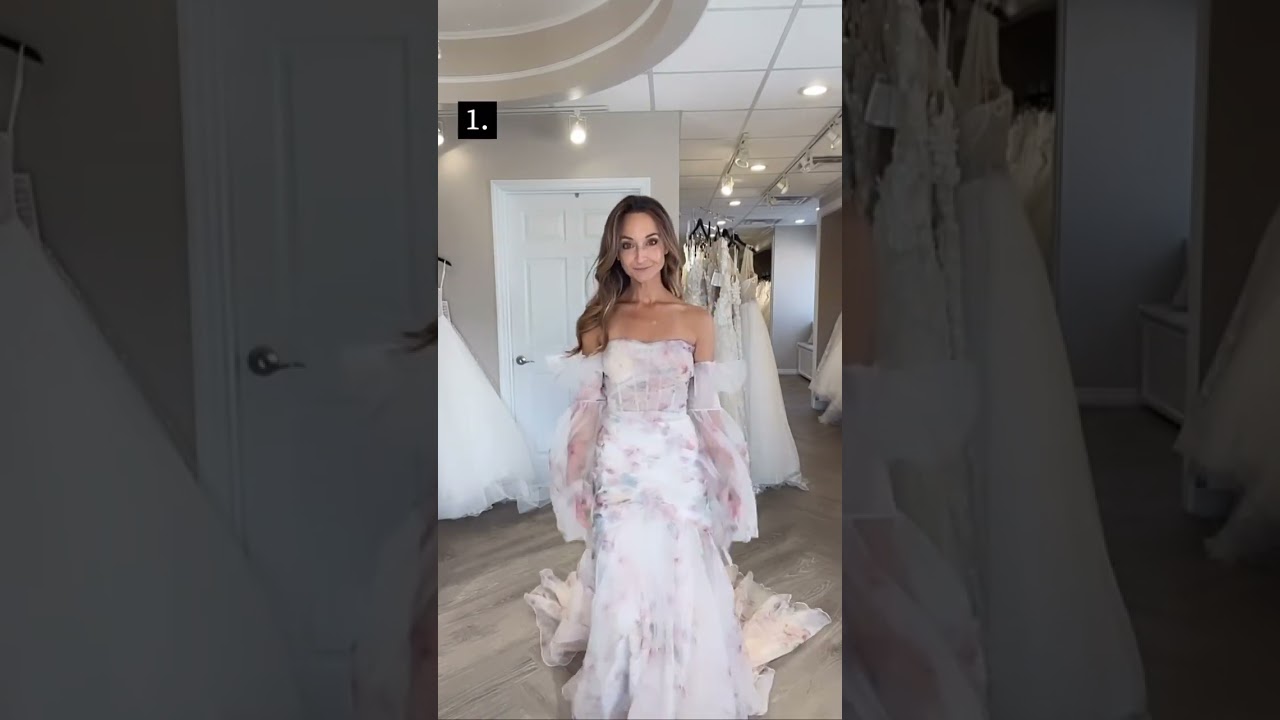 Chic Nostalgia Wedding Dress - Reina 