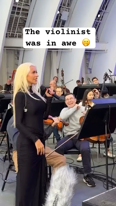 Christina Aguilera had her orchestra in awe of her #christinaaguilera #vocals