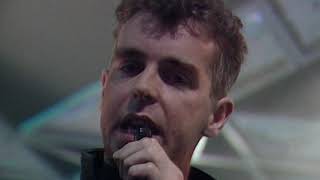 Pet Shop Boys - Suburbia On Top Of The Pops 02/10/1986