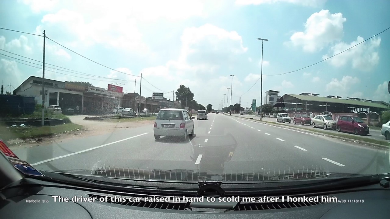 Cars Beating The Red Light In Jalan Sungai Jati Klang On 9 4 17 11 20 A M Youtube