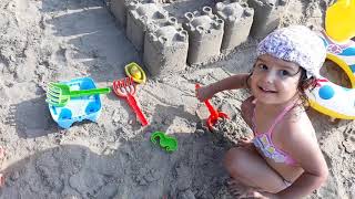 Gülsena Kumdan Kale Yaptı. Made Of Sand Castle In Gulsena.