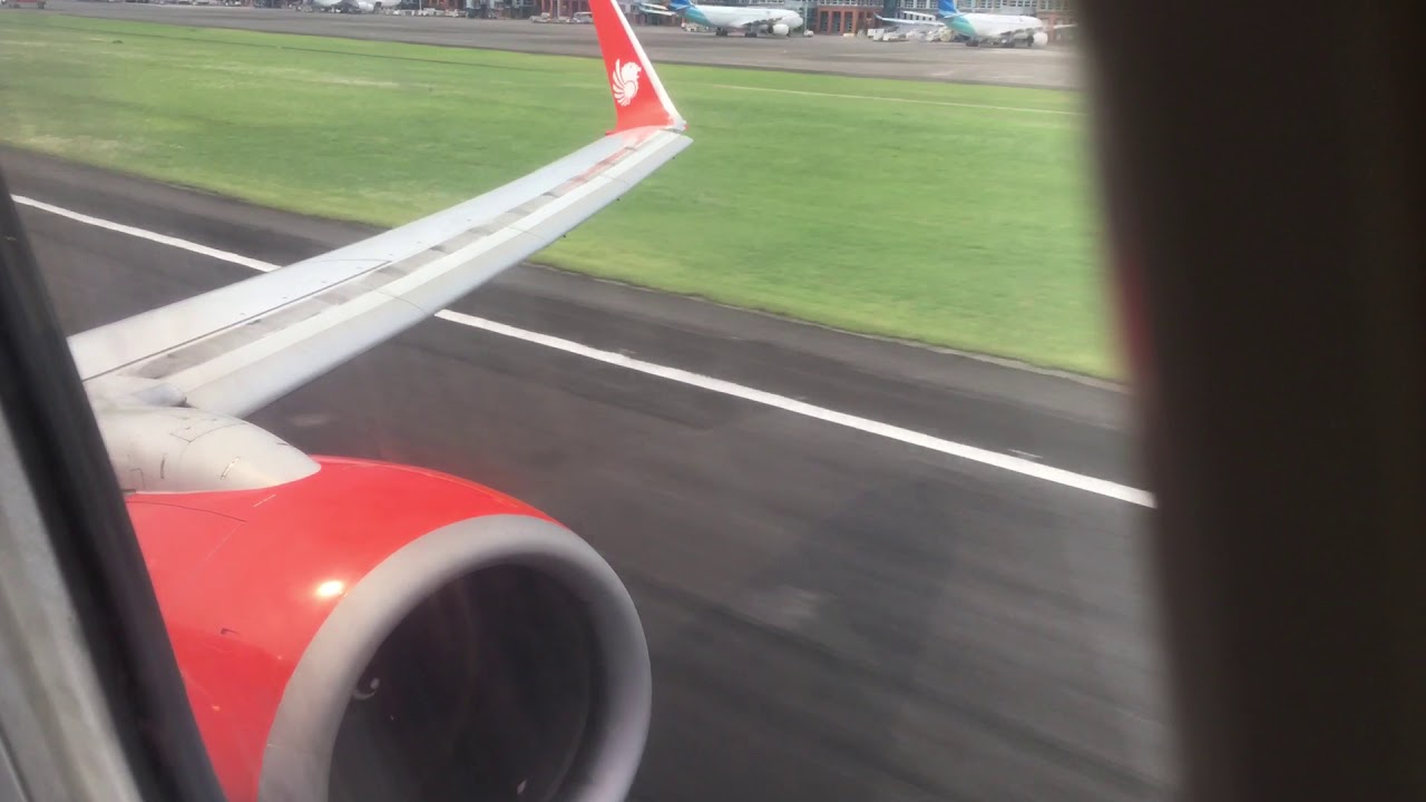 Lion Air Boeing 737-900ER JT41 Take-off from Denpasar-Bali