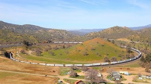 BNSF5013 + CREX1313 on the Tehachapi Loop   01/02/15