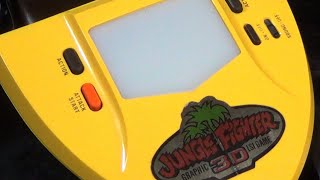【パノラマスクリーン】トミー ジャングルファイター ３Dグラフィックゲーム 双眼鏡 ８０年 レトロ 昭和 おもちゃ ターザン tomy JUNGLE FIGHTER lsi lcd 1983 ブラゼ screenshot 5