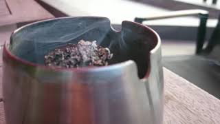 Slow Motion Video Duman Yavaş Çekim Ve Daha Yavaş Çekim. Si̇gara Sağliğa Zararlidir