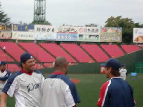 西武　中島裕之　ブラウン　フェルナンデス