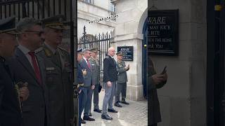 SPECIAL GUESTS WANT PICTURES WITH THE KING’S GUARD HORSE