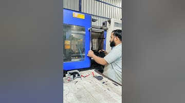 molding machine operator