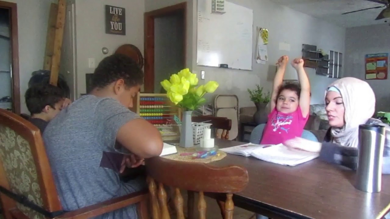 A day of homeschooling 5 kids in 5 different grades. - YouTube