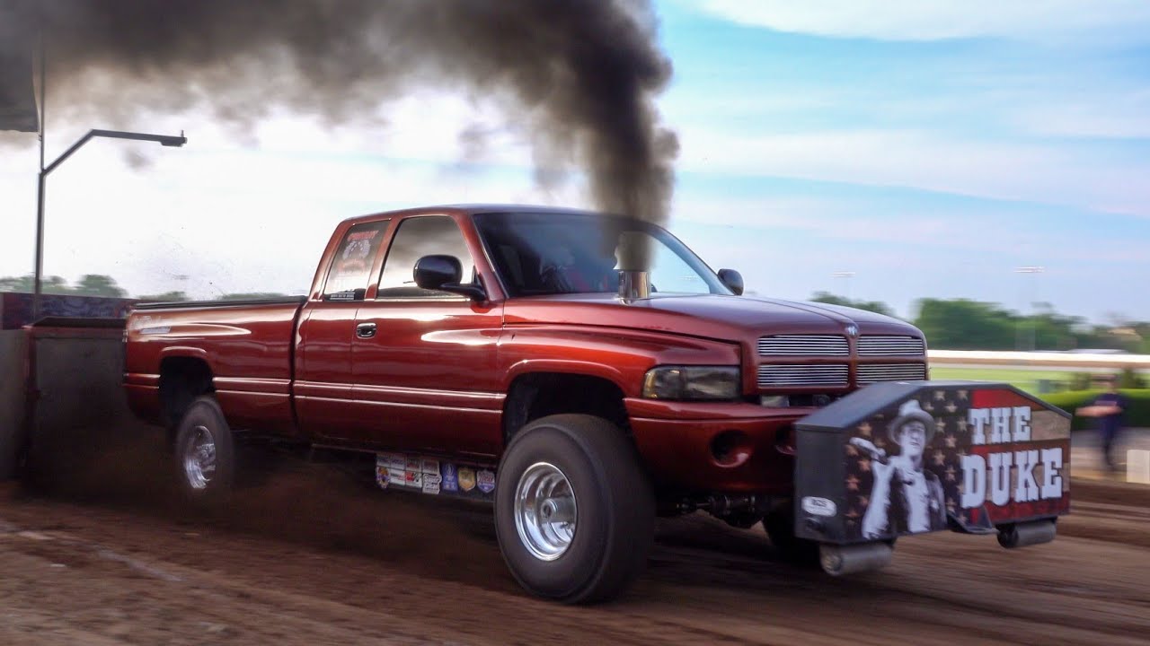Truck Pull 2021 2.6 Diesel trucks Thoroughbred Diesel Throwdown Battle