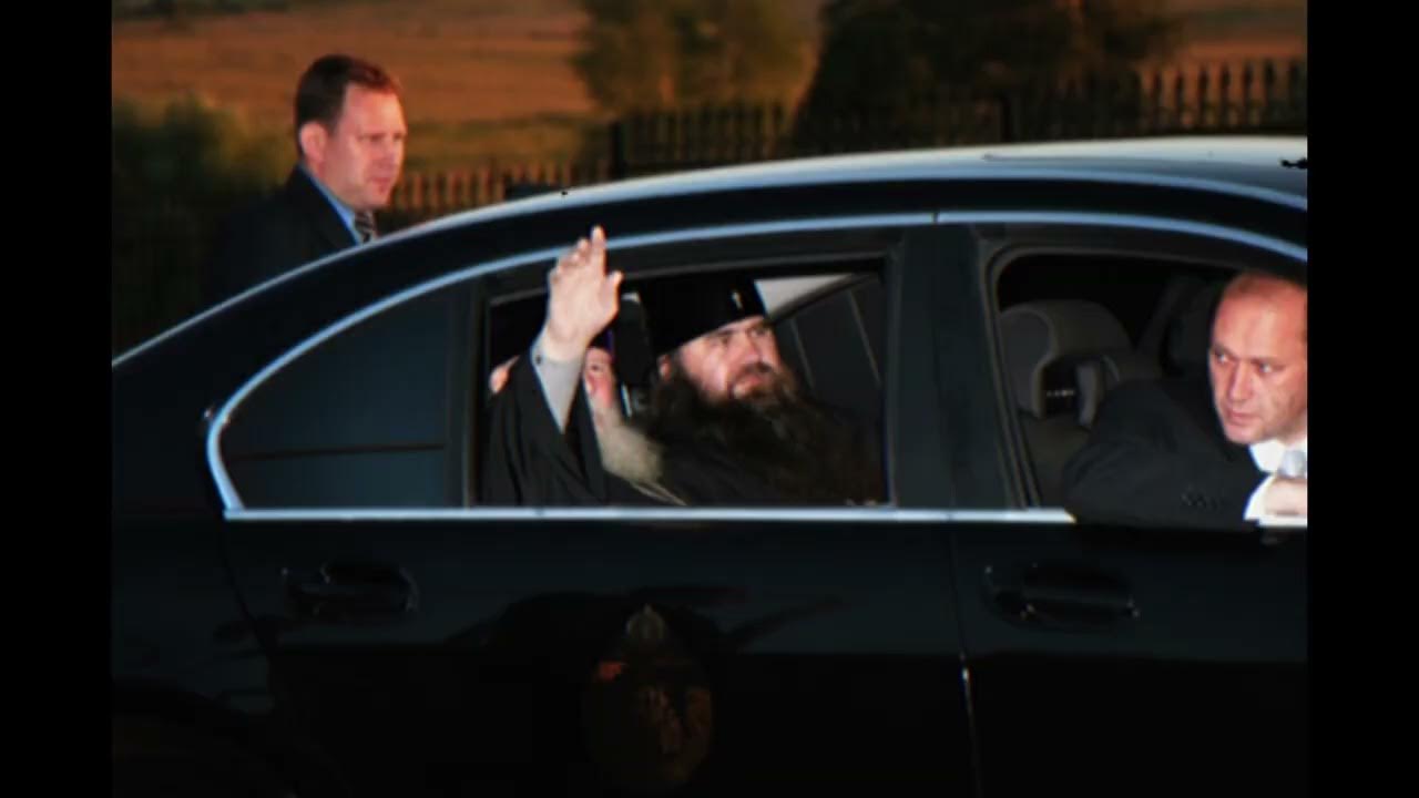 священники на дорогих машинах. батюшки на геликах. машина священника. священник на джипе. священники на дорогих авто.