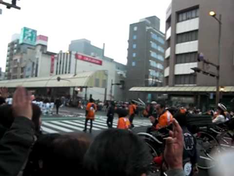 H22.1.31巨人軍パレード（東国原知事）.MOV