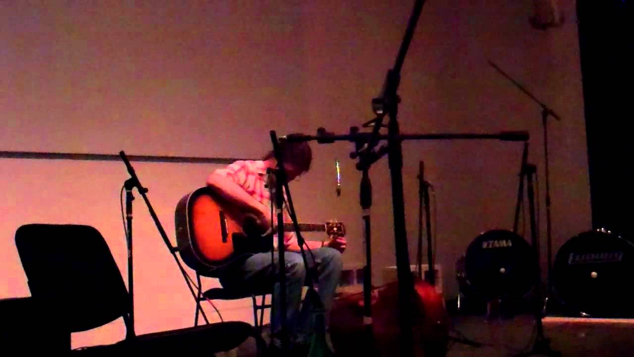 Alvin Lucier: "On the carpet of leaves illuminated by the moon"