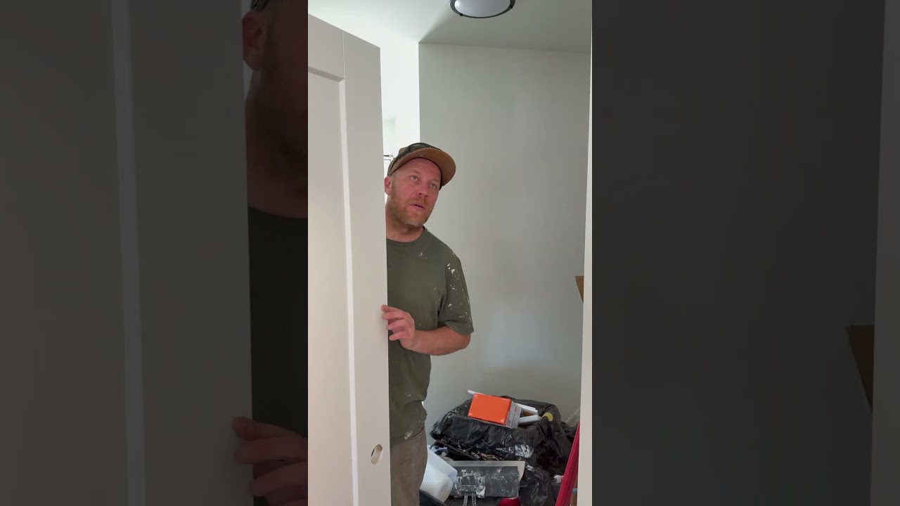 Hanging doors with U2 TOPSTAR Fasteners #woodworking #diy #doors #doorhanging #carpentry