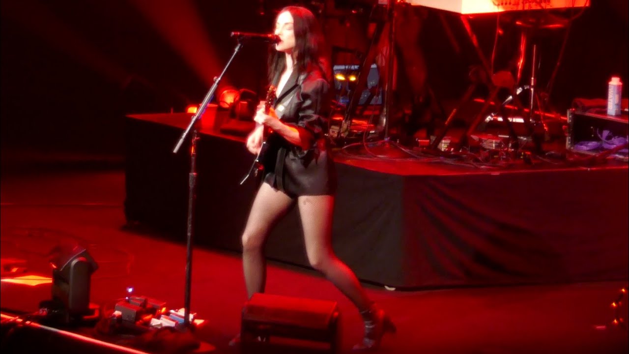 St. Vincent - 4/17/25 - Barclays Center Brooklyn - Complete show (4K)