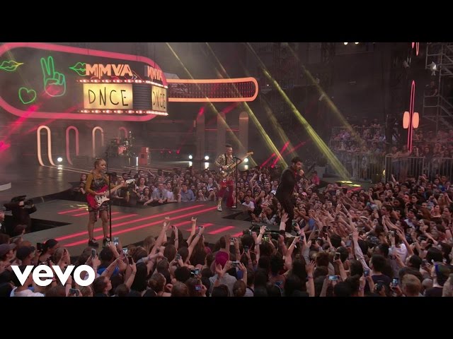 DNCE - Kissing Strangers (Live From iHeartRADIO MMVAs/2017)