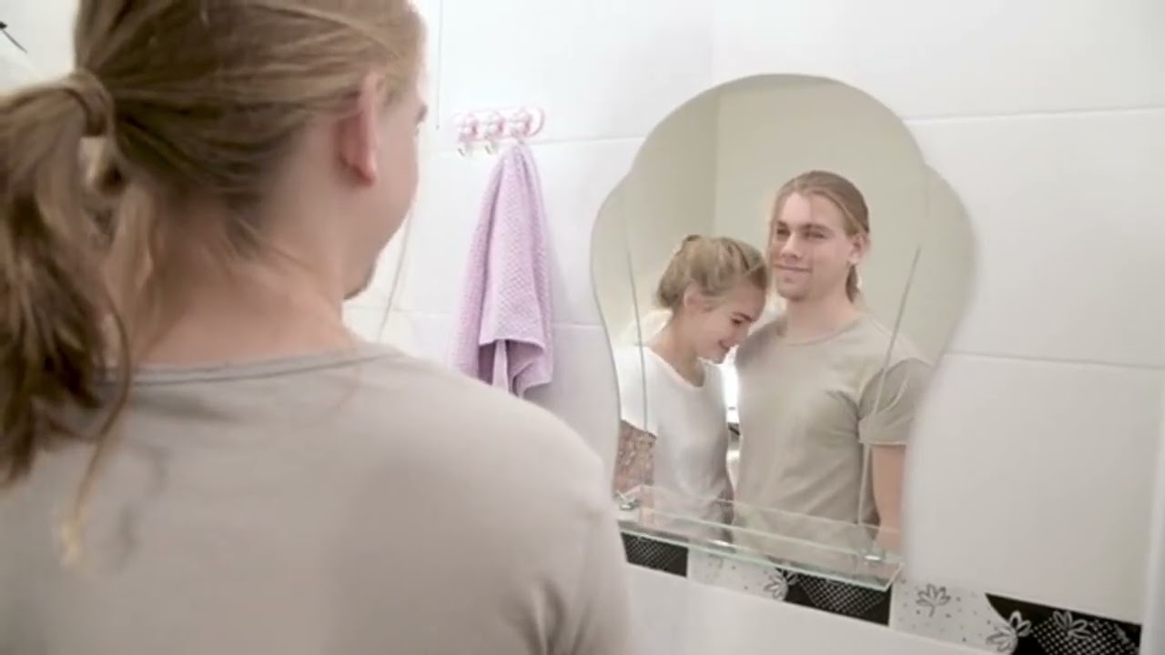 Зеркало: что отмена новогодних мероприятий говорит об общем эхе