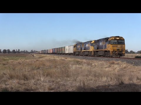 Westbound Superfreighter : Australian Railways