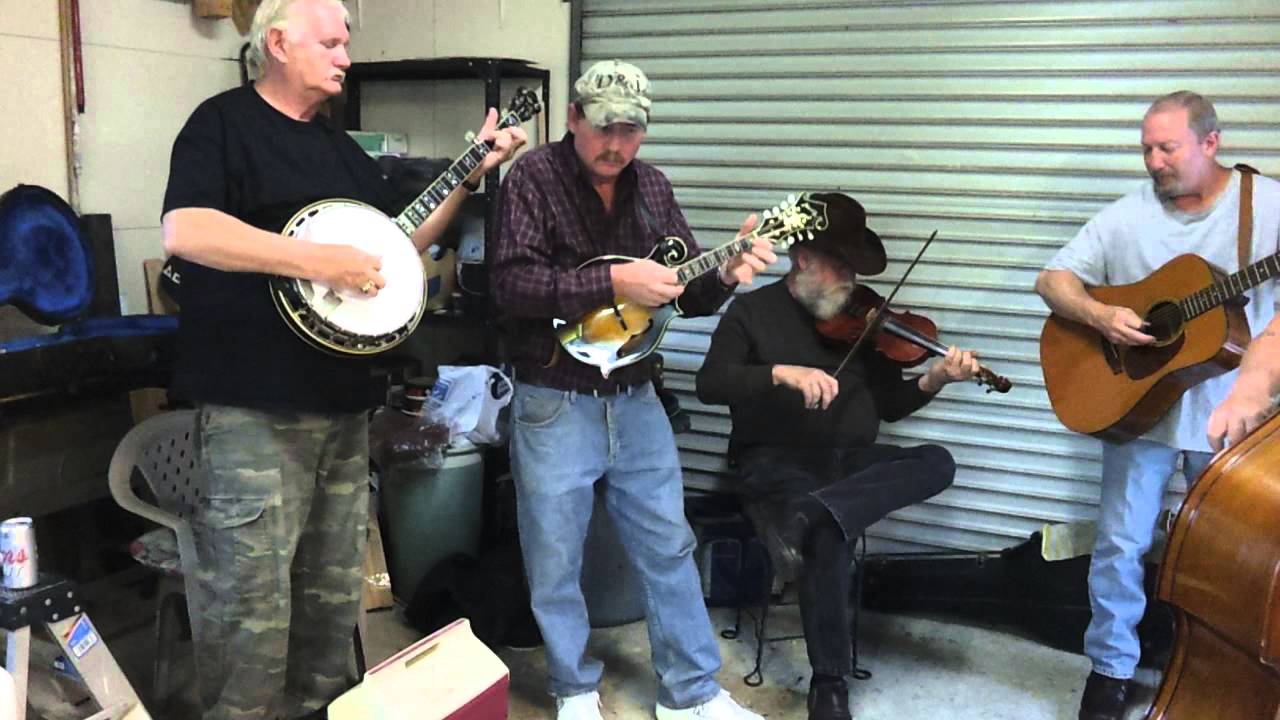 Ol' Mason Jar Band playing Thirty Years of Farming by James King Ol' Mason Jar Band playing Thirty Years of Farming by James King