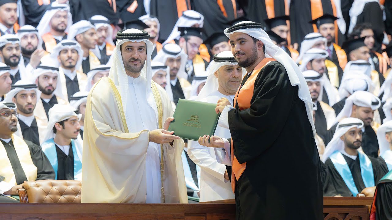 سلطان بن أحمد القاسمي يشهد حفل تخريج طلاب جامعة الشارقة لخريف 2024