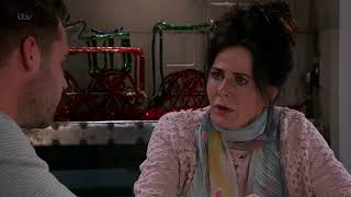 Faith and Aaron Bond Over Their Scars - Emmerdale