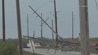 Thousands without power after strong winds sweep through Chicago, NW Indiana