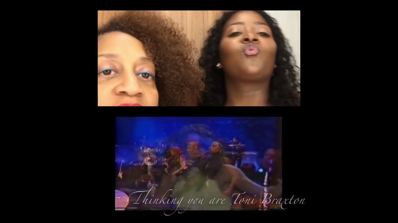 When keeping it Toni Braxton goes to the left!