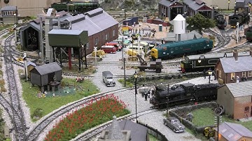 Deltic travelling through radius 2 Peco insulfrog curved points in Digital.