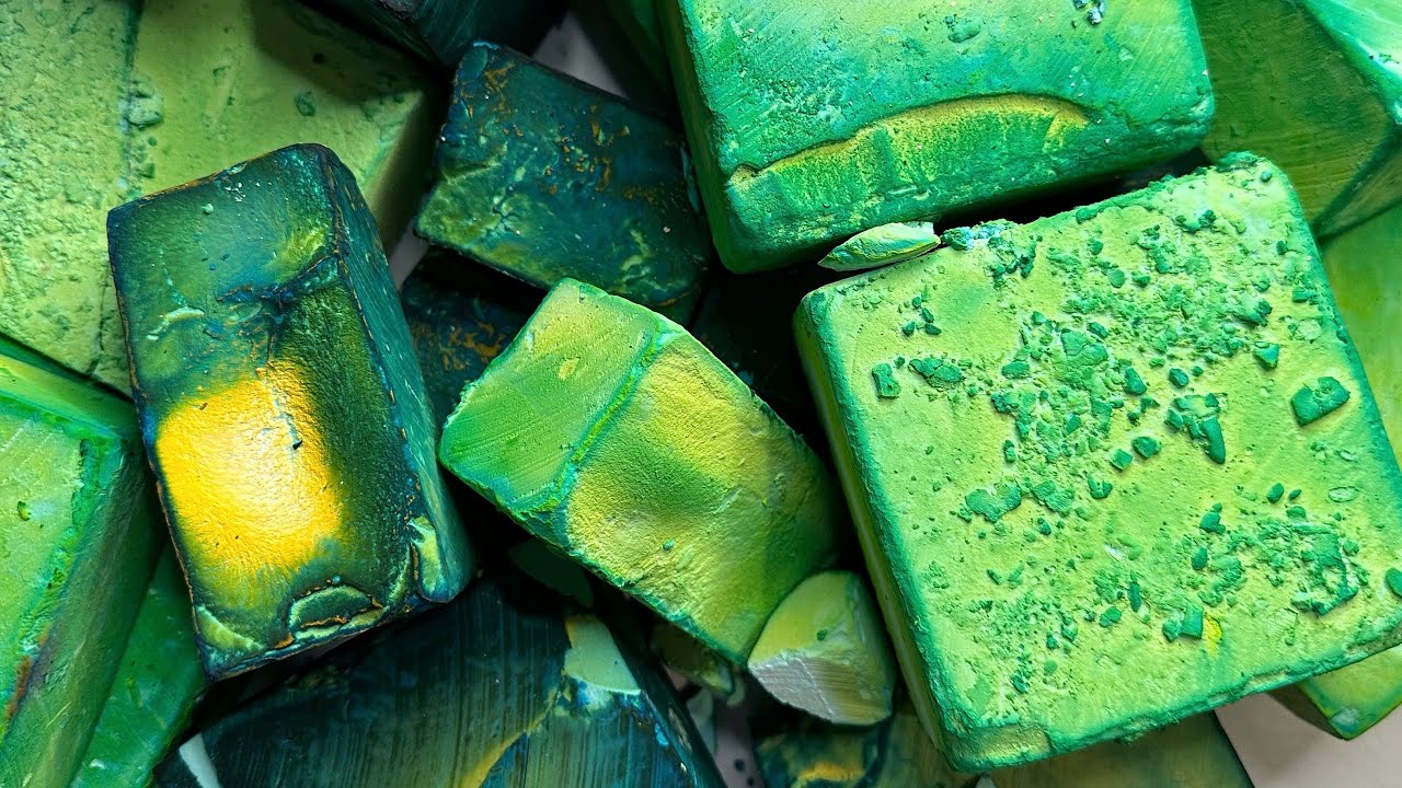 Dyed Gym Chalk Crush ASMR