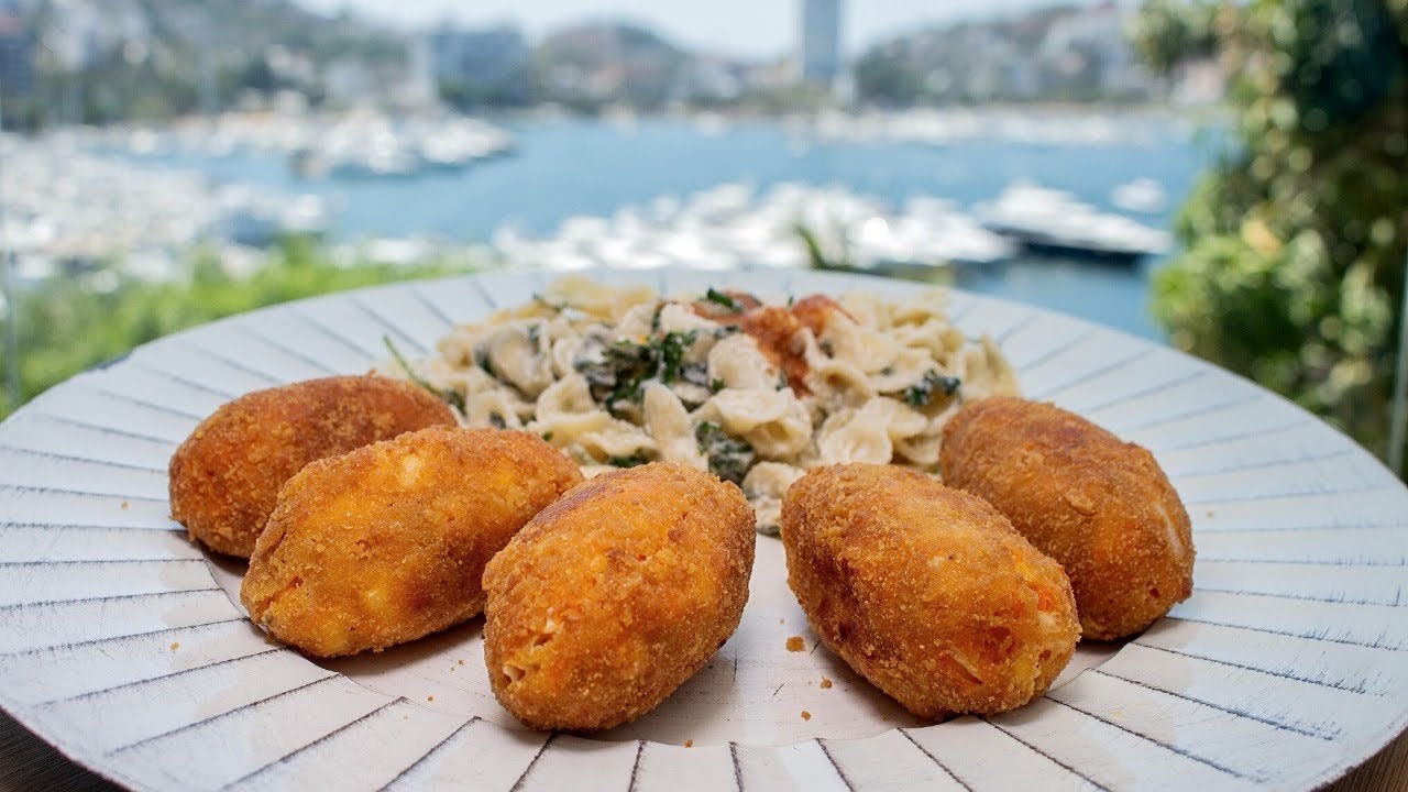 COMIDA COMPLETA BARATA Y NUTRITIVA, CROQUETAS DE ZANAHORIA Y SOPA FRÍA