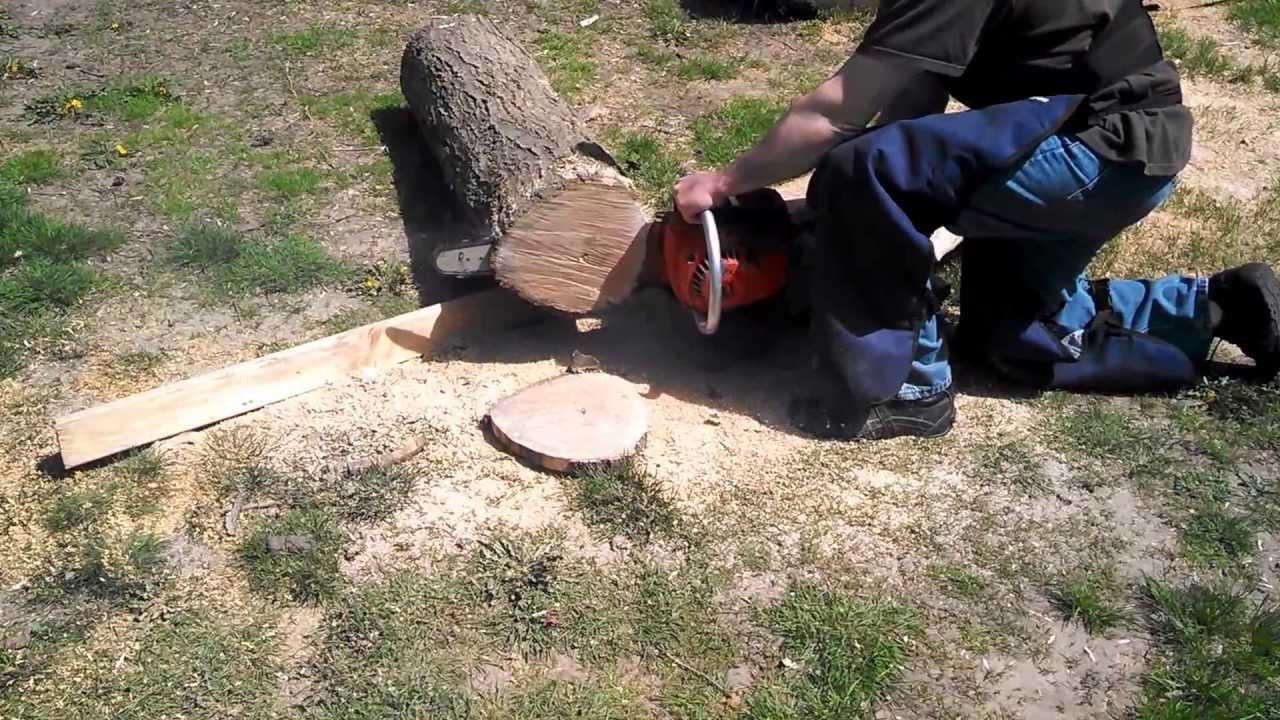 Homelite SXLAO cutting 12" red oak