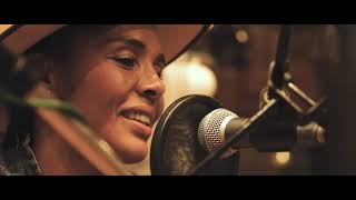 Video thumbnail of "Ayo - I'll Be Right Here feat. Keziah Jones (Acoustic Session)"
