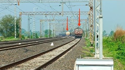 High Speed Bagh Express Overtake Barddhaman- Howrah ICF Emu Local At Longest Curved