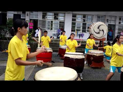 萬里國中50週年擂鼓隊表演*2