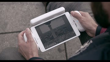 The ANAFI Ai flying up smoothly to the summit of the interference-ridden Berliner Fernsehturm.