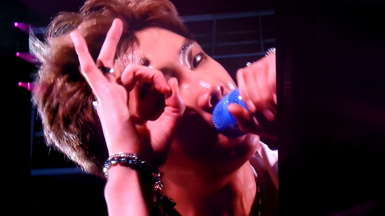 [BTS in Brazil] 190525 J-Hope e Suga dancing samba + Dope/Baepsae/Fire [PT/ENG Subs]