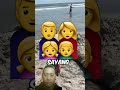 membuat orang-orangan di pantai