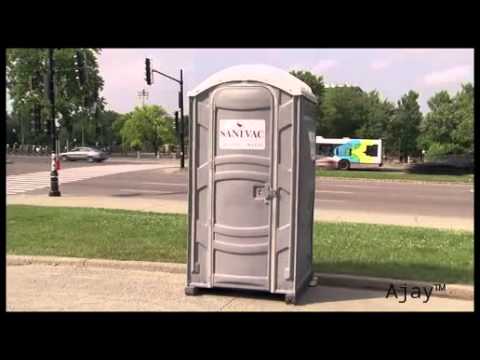 public-toilet-prank