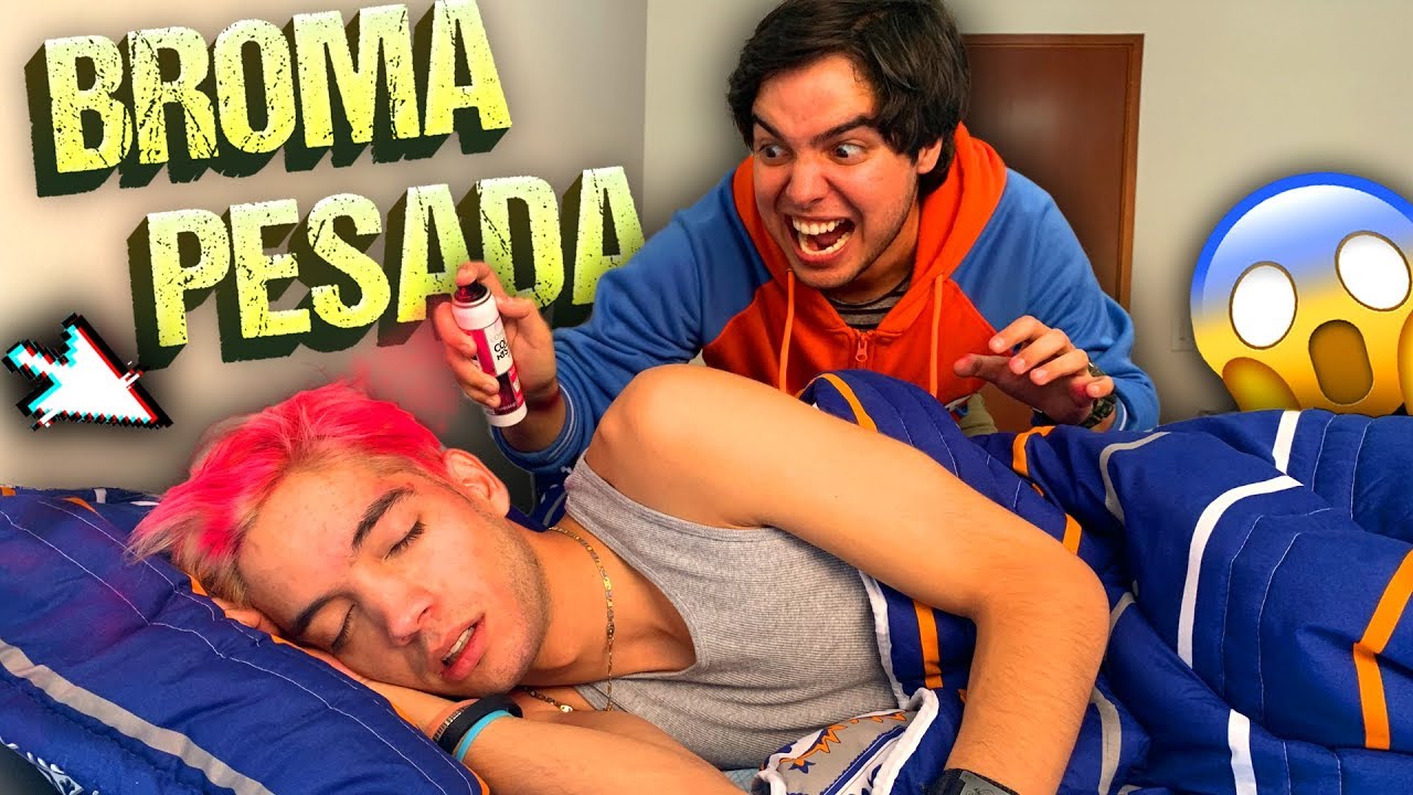 ¡LE PINTO EL CABELLO DE ROSA A MI HERMANO! 24 HORAS de BROMAS PESADAS a YOLO AVENTURAS horas en frances