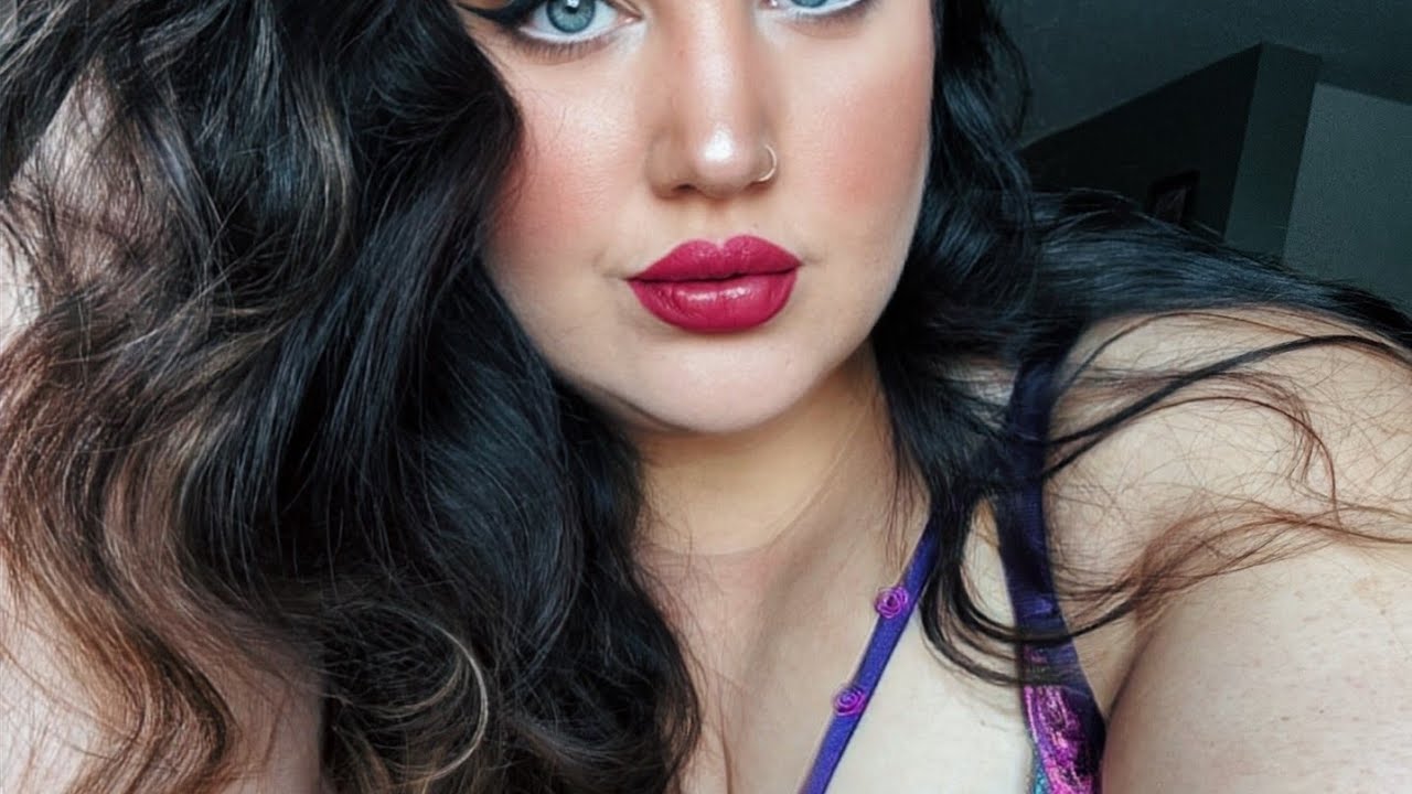 Courtney 🌼🌸 (SSBBW, BBW)