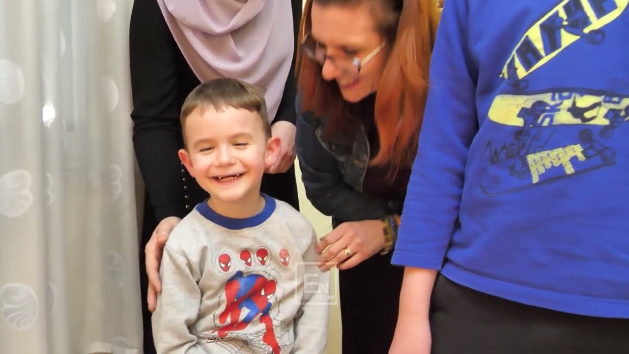 Nena e tyre eshte ne koma, babai invalid. 4 femijet nuk do mbesin rrugeve, behen me banese te re