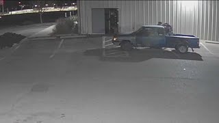 Thieves steal thousands in merchandise after ramming truck into building