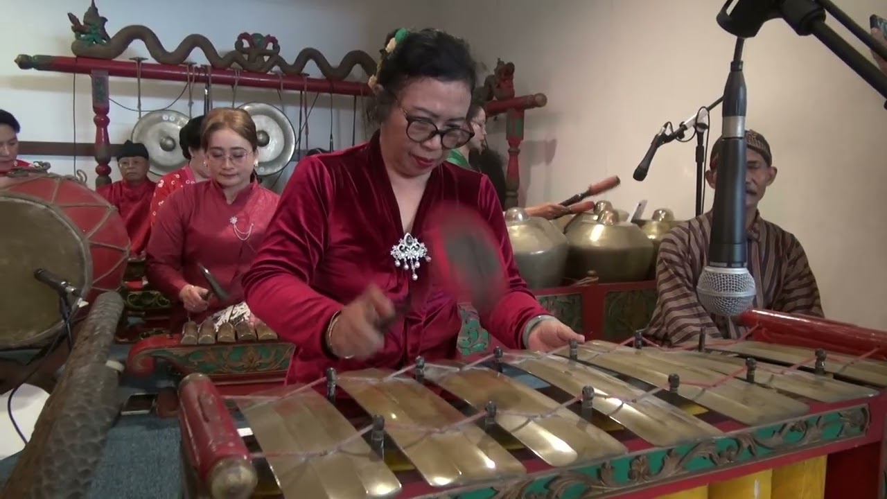 Kumpulan lagu Rohani Iringan Gamelan - Among Laras