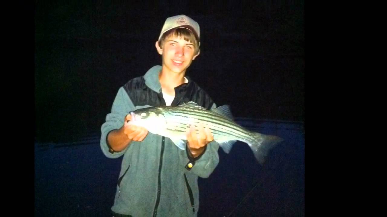 Fishing the lower Illinois river in Oklahoma! Striped bass YouTube