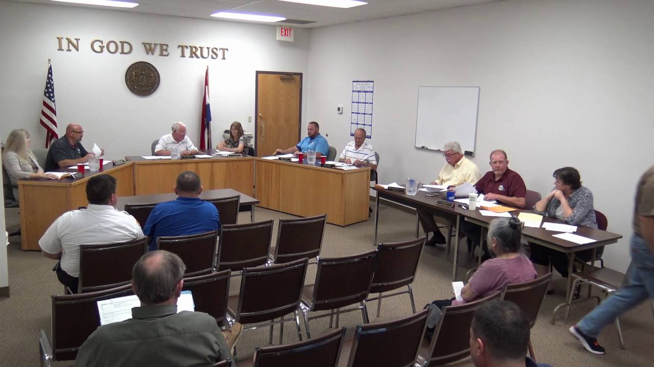 Forsyth, MO Mayor demand to leave or Pledge, Larry Smith intimidation