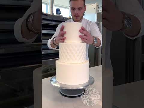 Wedding Cake! 🍰