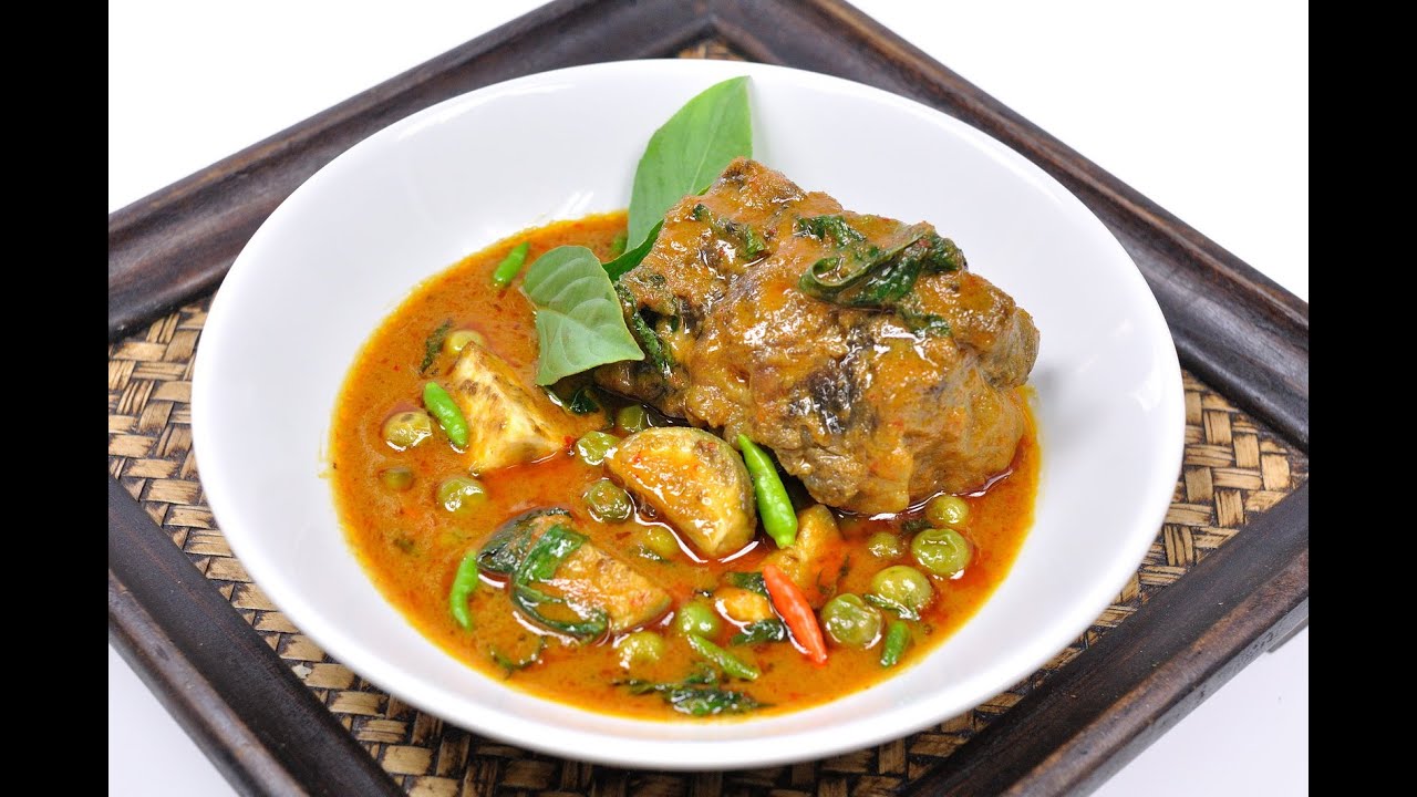 แกงเขียวหวานหางวัว Oxtail Green Curry