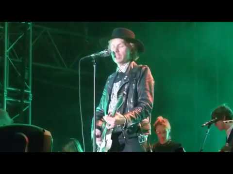 Beck - Go It Alone (In Bloom Music Festival - Houston 03.24.18) HD