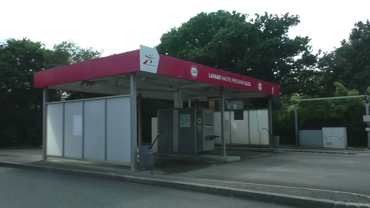 Driving Around 22160 Callac, Côtes d'Armor, Brittany, France 26th August 2021