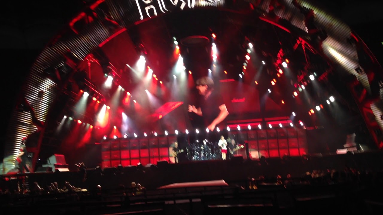 AC/DC live - Shot down in flames (Warsaw 2015) Rock or Bust AC/DC Tour ...